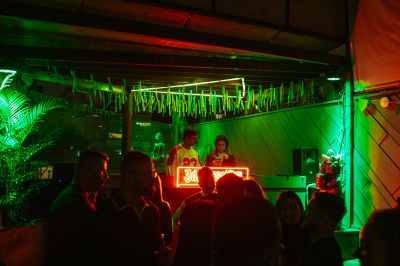 BDT + QUE TEMPO BOM - HITS 80, 90, 2000 — foto 12