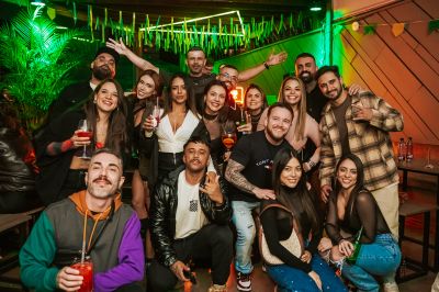 BDT + QUE TEMPO BOM - HITS 80, 90, 2000 — foto 17